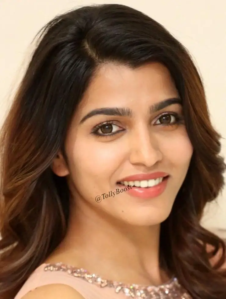 Indian Model Sai Dhanshika Face Closeup Gallery